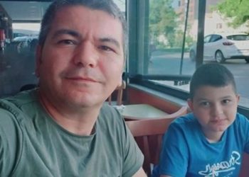 Okulda korona vir&uuml;s&uuml; kapan 11 yaşındaki &ccedil;ocuk hayatını kaybetti