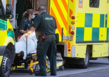 Oxford aşı programı başkanı: Britanya'da yoğun bakımdaki Koronavirüs hastalarının neredeyse tamamı aşısız