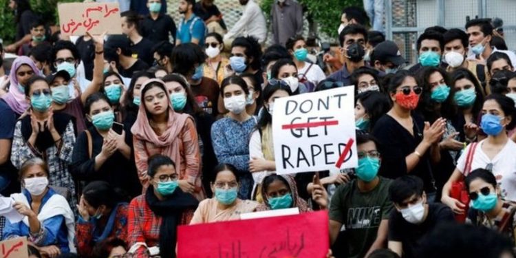 Pakistan'da tecavüzcülere kimyasal hadım cezası yasalaştı