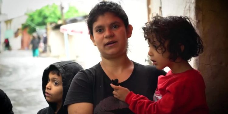 Pandemide eğitime erişmeyen Roman çocuklar 'hayal kurmayı bırakmış'