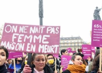 Paris'te 60 kadın örgütünden kitlesel yürüyüş