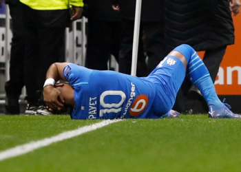 Payet'e şişe atan taraftara 6 ay hapis cezası