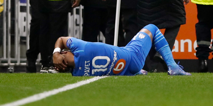 Payet'e şişe atan taraftara 6 ay hapis cezası