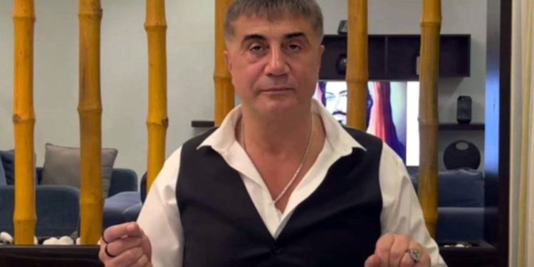 Peker sordu: Siyasetçilerin, bürokratların ailelerinin de olduğu liste elimde; ne yapayım?