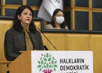 Pervin Buldan'ın da aralarında bulunduğu 13 vekilin fezlekeleri TBMM'de
