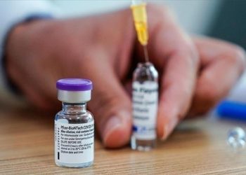 Pfizer-BioNTech, 3. doz Covid-19 aşısının tüm yetişkinlere uygulanması için onay istedi