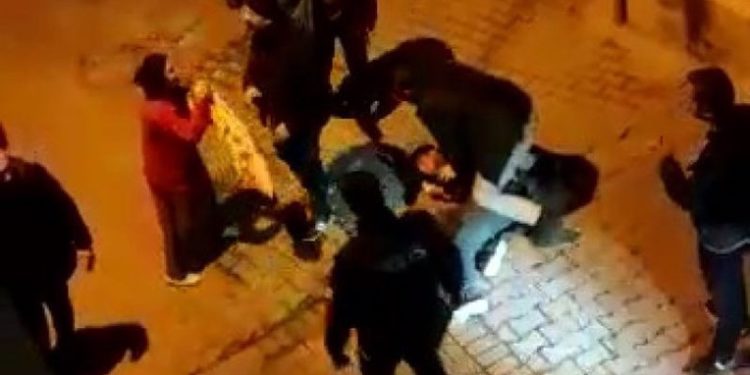 Polis şiddeti: Darp edilerek gözaltına alınan genç tutuklandı, şiddeti önlemek isteyen annesi de itildi