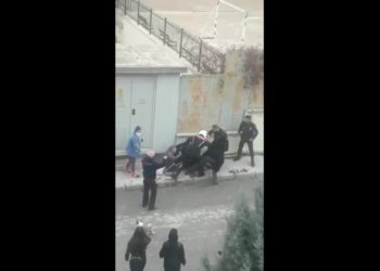 Polisler genci önce darp etti; sonra şikayetçi oldu