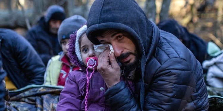 Polonya: Belarus sınırındaki göçmenler bölgeden ayrılmaya başladı