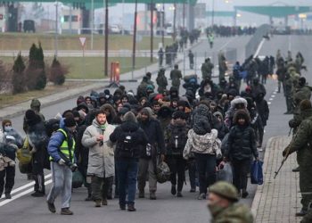 Polonya: Sınırı geçmeye çalışan 200'e yakın göçmen gözaltına alındı