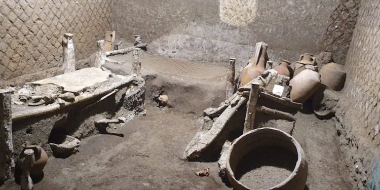 Pompei Antik Kenti'nde 2 bin yıllık 'köle odası' bulundu