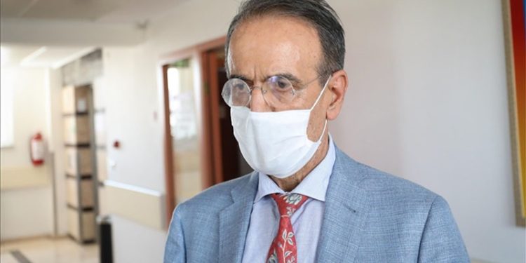 Prof. Dr. Ceyhan: 'Molnupiravir'de kesin veri yok, yine acele ediyoruz