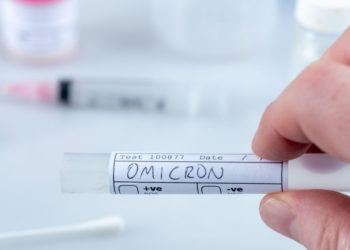 Prof. Müftüoğlu, yeni varyantı yazdı: Omicron’dan korkalım mı?