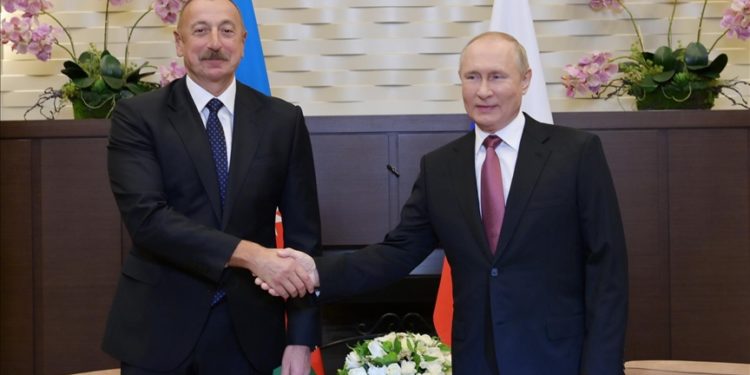 Putin ve Aliyev Soçi’de bir araya geldi; Dağlık Karabağ'daki gelişmeler konuşuldu