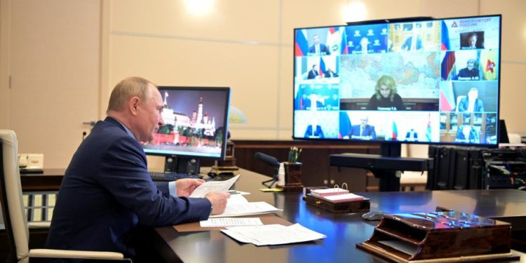 Putin'den "SİHA'lara hız verin" talimatı