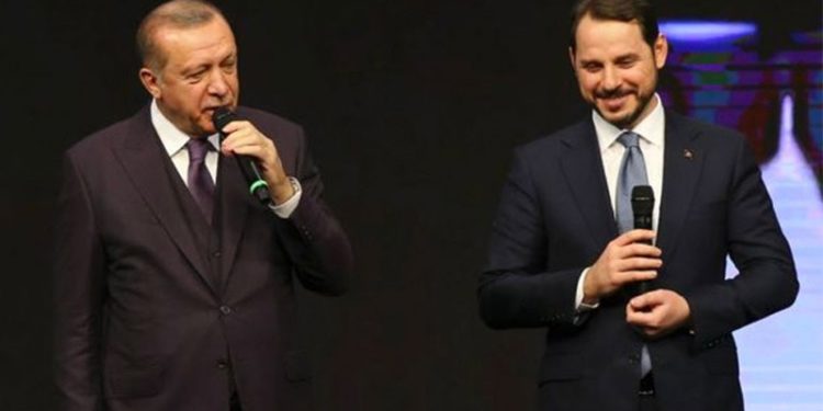 Rasim Ozan Kütahyalı'dan dikkat çeken yorum: Ekonomide Berat Albayrak'sız bir yıl