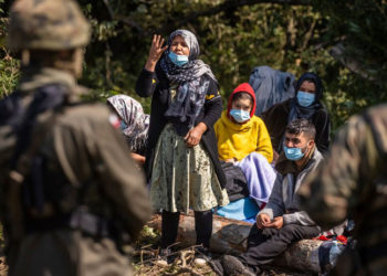 Rus havayolu şirketi Aeroflot 'göçmenleri Belarus-Polonya sınırına taşıdığı' iddialarını yalanladı