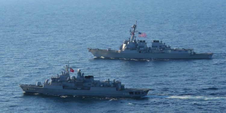 Rusya: Karadeniz’e giren ABD muhribini takipteyiz