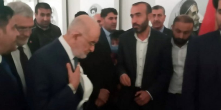 Saadet lideri Karamollaoğlu, adalet nöbetindeki Şenyaşar ailesiyle görüştü