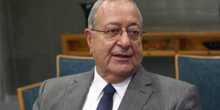 Sabah yazarı Mehmet Barlas bu kez vekillerin sınır dışı edilmesini istedi