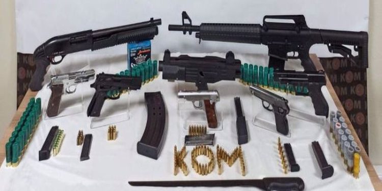 Sakarya'da çok sayıda silah ve mühimmat ele geçirildi