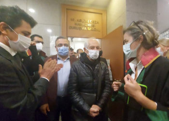 Sanatçı Genco Erkal mahkemede tekrarladı: ‘Biz bu diplomayı görmek istiyoruz’