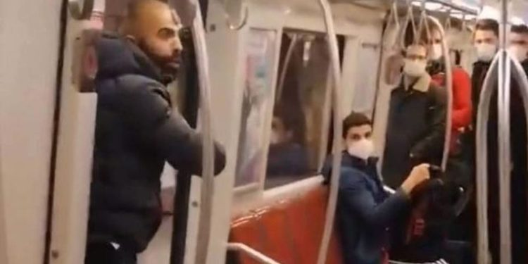 Sosyal medyada gündeme oturmuştu: İstanbul'da metroda bir kadına saldıran şahıs gözaltına alındı