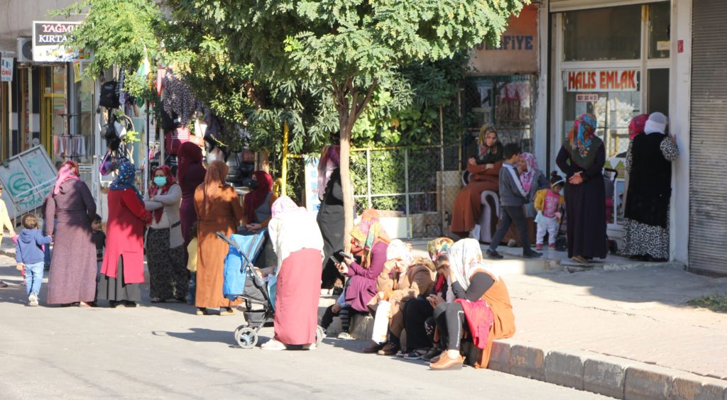 Sosyal yardım için başvuranlar AKP’ye üye yapılıyor