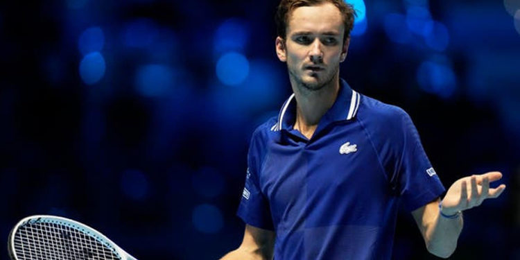 Soyunma odasından 2,7 milyon liralık saati çalındı