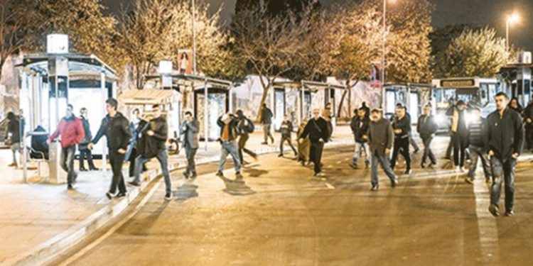 Sözcü yazarı Turan: Kalıcı yaz saati uygulamasıyla vatandaşa işkence çektirerek her yıl sadece 1 milyar lira tasarruf edilmiş!