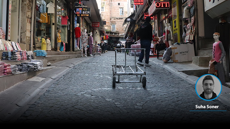 Türk Lirası eriyor, vatandaşın alım gücü günden güne düşüyor; belirsizlikten şikâyetçi esnaf ve tüccar gelişmeleri değerlendirdi: Kimse mutlu değil, zarar etmezsek seviniyoruz