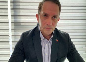Taciz mesajlarını inkâr eden Mücahit Birinci, AKP MKYK’nin WhatsApp grubundan çıktı