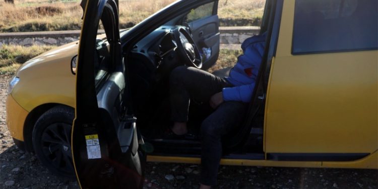 Taksi şoförünün gasp yalanı: Başına vurup bayılmış numarası yaptı