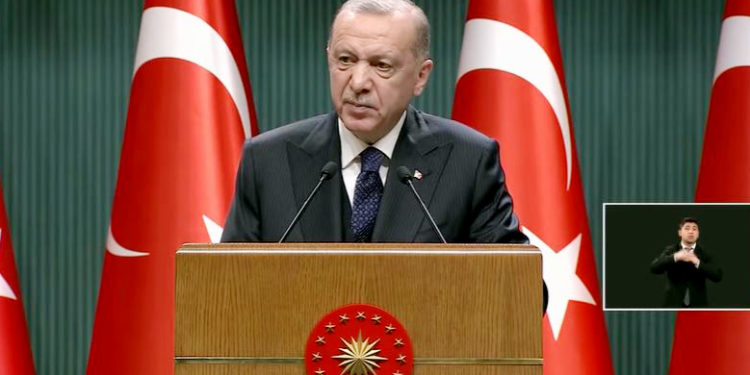 Tayyip Erdoğan: Politika faizinin düşük tutulmasını memnuniyetle karşılıyoruz