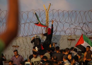 Taş atanlara gerçek mermiyle müdahale: 1 çocuk öldü