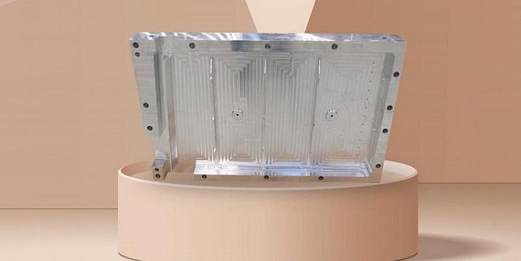 Temel Kotil, milli uçağın ilk parçasını gösterdi