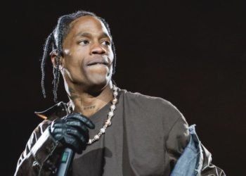 Travis Scott ve Drake'e en az 8 kişinin öldüğü Astroworld Festivali sonrası tazminat davası açıldı