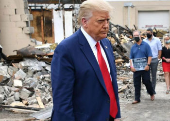 Trump, protestocuları öldürüp beraat eden Rittenhouse'u kutladı