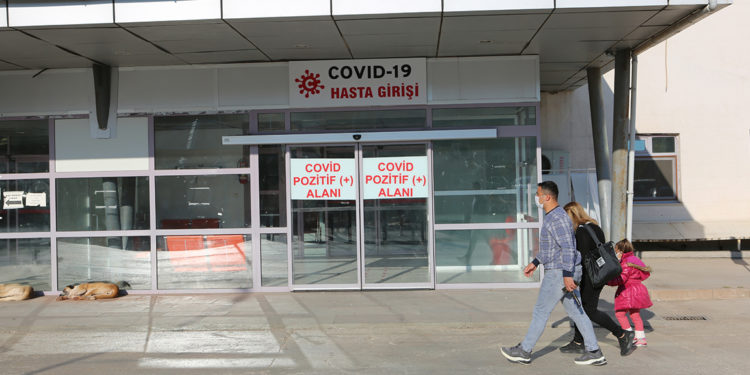 Tunceli'de yoğun bakım doluluk oranı yüzde 90'a ulaştı: "Aşısız olanlar ya da eksik aşılı vatandaşlarımız yoğun bakımdalar