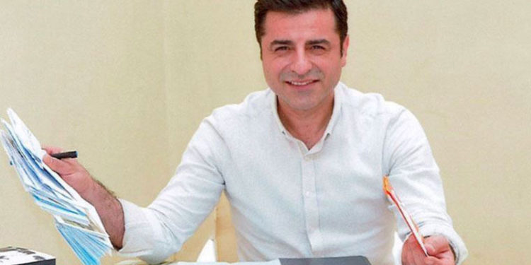 Tutuklu Yazarlar Günü'nde PEN Almanya'dan Selahattin Demirtaş vurgusu