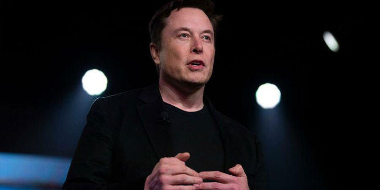Twitter'da Musk'a 'hisselerini sat' denildi