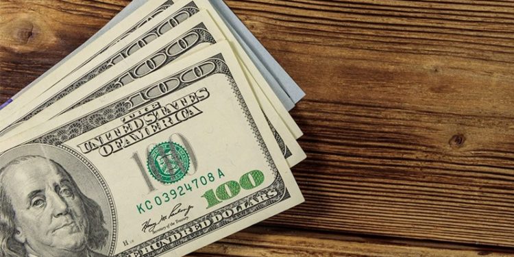 Türk Lirası serbest düşüşte: Dolar 10,46 TL seviyesini geçti