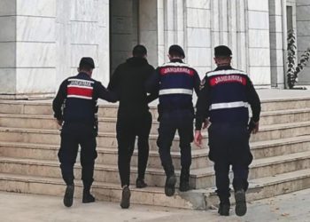 Ucuz sterlin satın almak istedi; 700 bin lira dolandırıldı