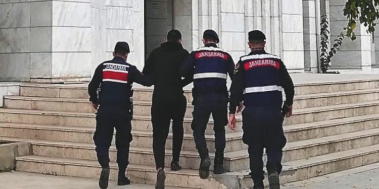 Ucuz sterlin satın almak istedi; 700 bin lira dolandırıldı