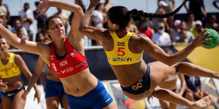 Uluslararası Hentbol Federasyonu, cinsiyetçi olduğu için tepki çeken “bikini“ kuralını değiştirdi