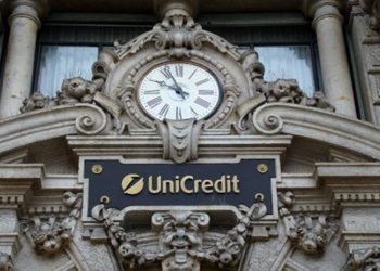 Unicredit, Yapı Kredi'de kalan hisselerini satmaya başladı