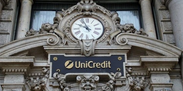Unicredit, Yapı Kredi'de kalan hisselerini satmaya başladı