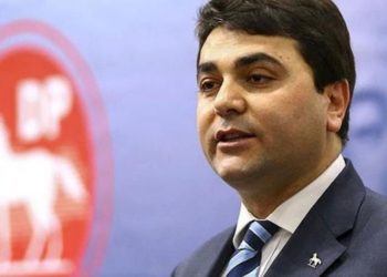 Uysal: Hesap sormak yerine madalya mı takacağız?