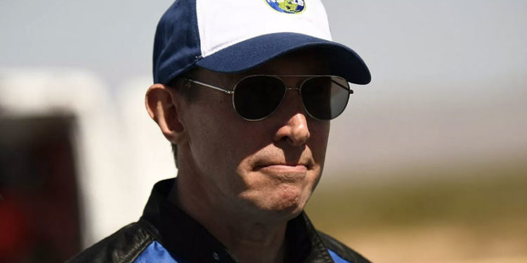 Uzaya giden ABD'li iş insanı Vries, uçak kazasında hayatını kaybetti