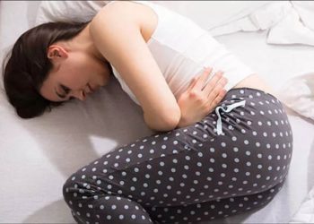 Uzmanı uyardı: Haftada en az bir kez karın ağrısı çekiyorsanız dikkat